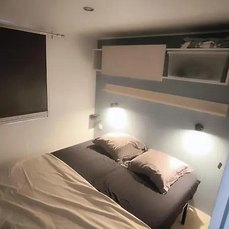 Campsite Mobil-home A 2 Pas De La *